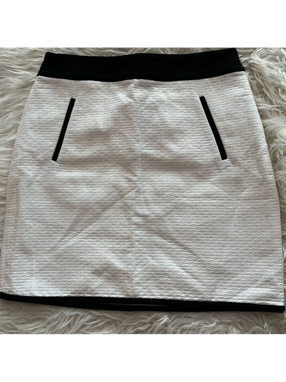 Ann Taylor White & Black Trim Mini Skirt